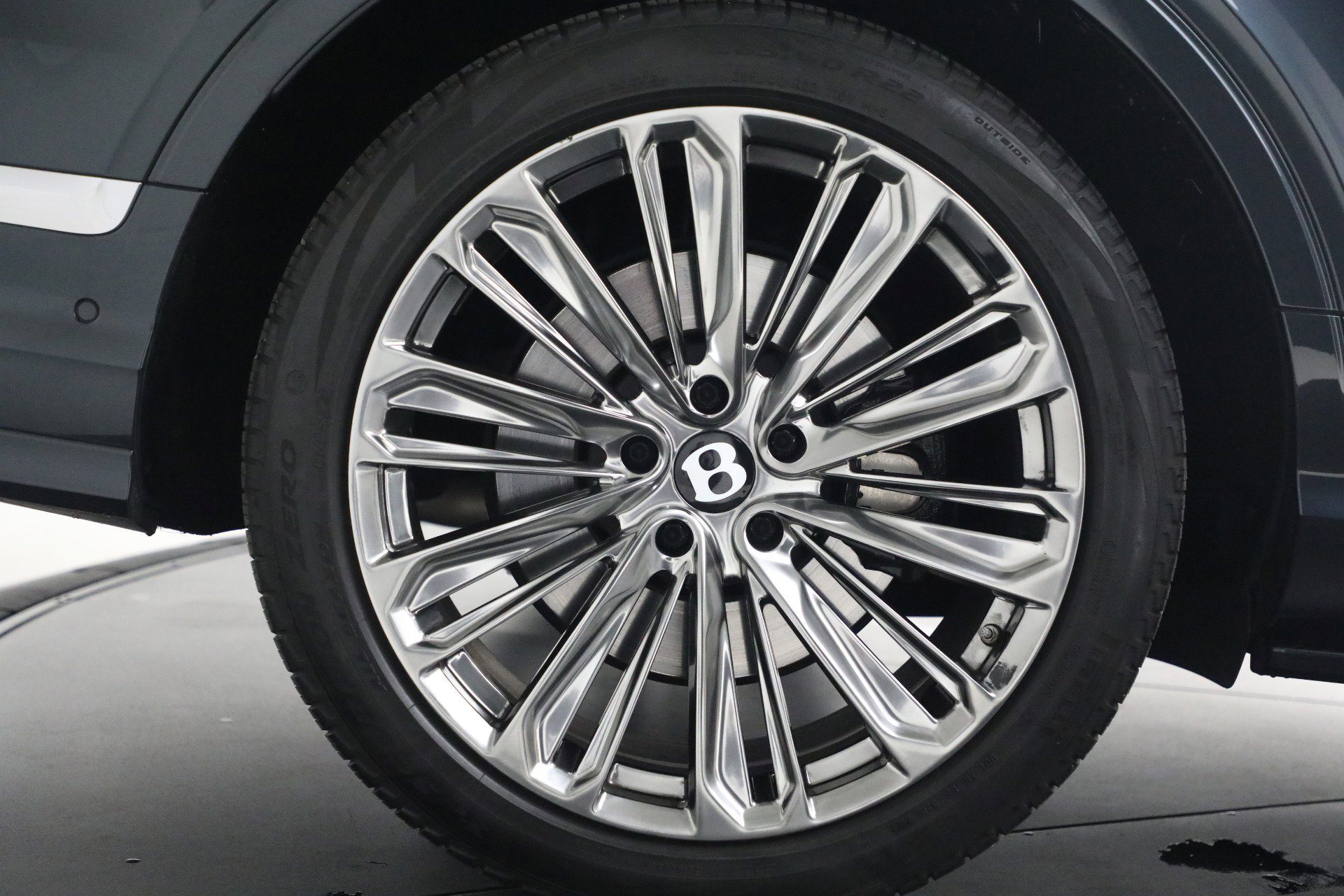 Certified 2021 Bentley Bentayga Speed image 16