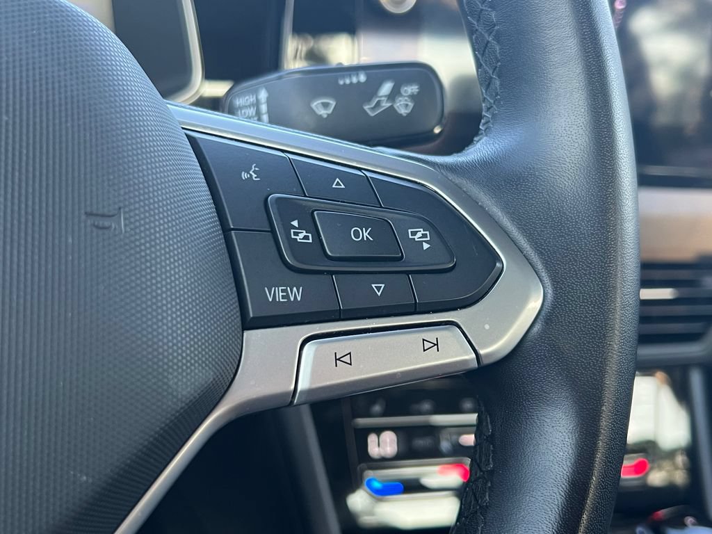 Used 2025 Volkswagen Jetta SE FWD image 21