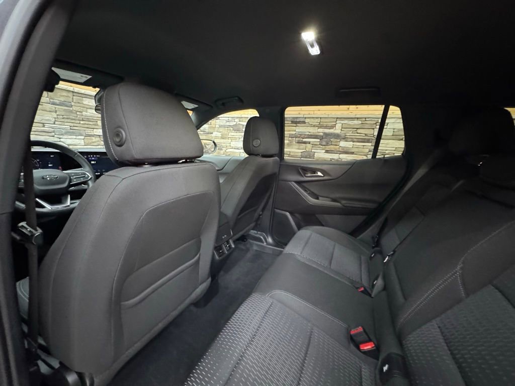 Used 2025 Chevrolet Equinox LT w/ Midnight Edition image 27