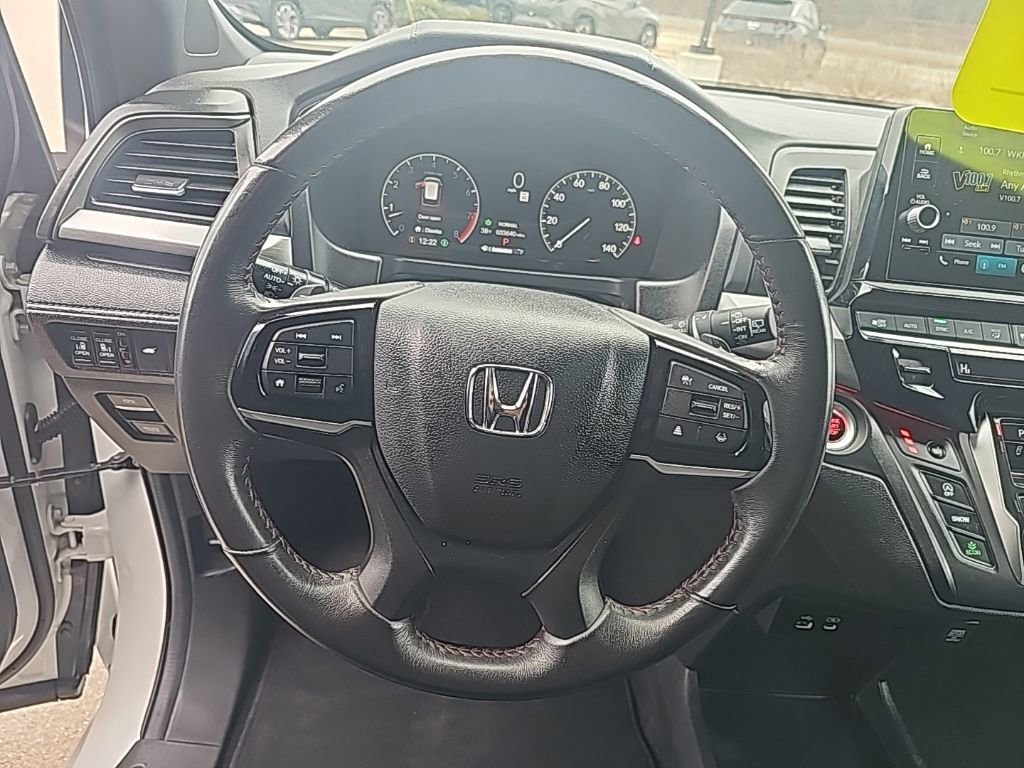 Used 2025 Honda Odyssey Sport-L image 16
