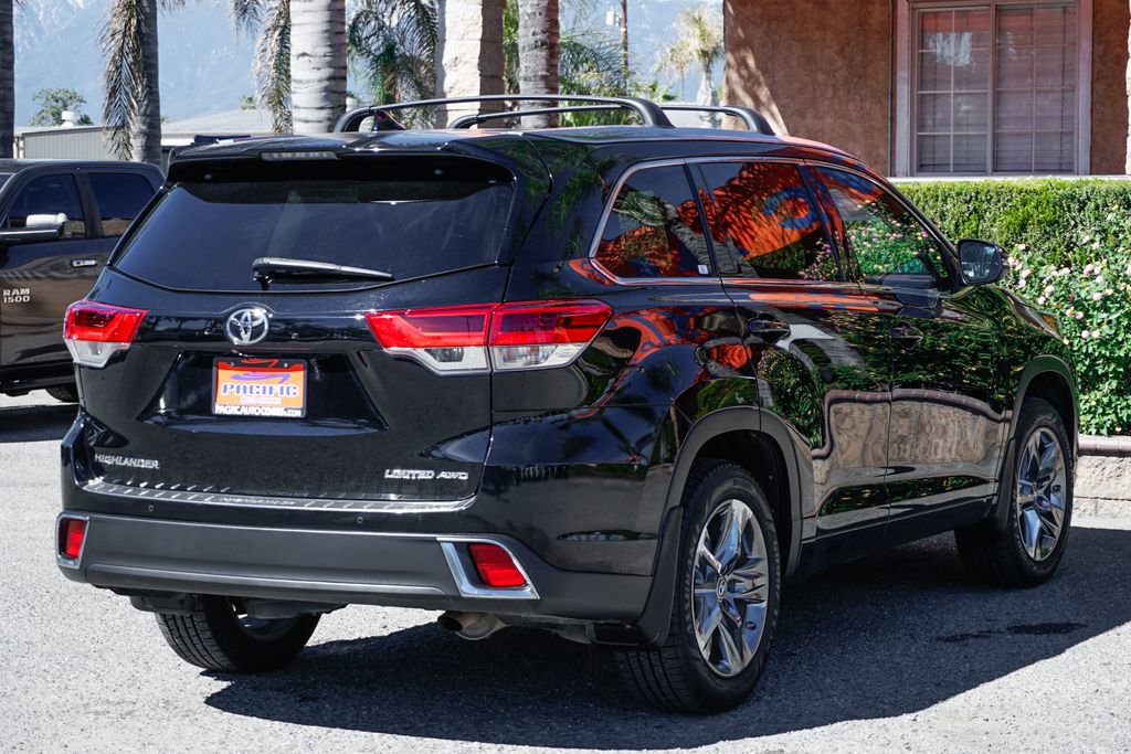 Used 2018 Toyota Highlander Limited Platinum image 12