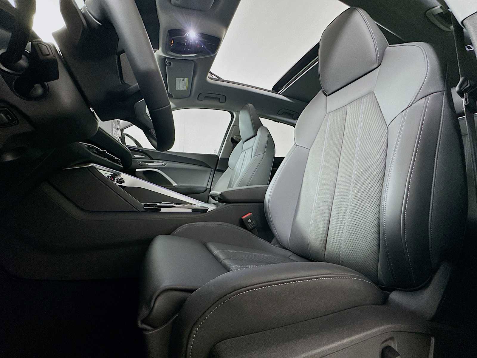 New 2025 Audi Q5 Premium Plus image 18