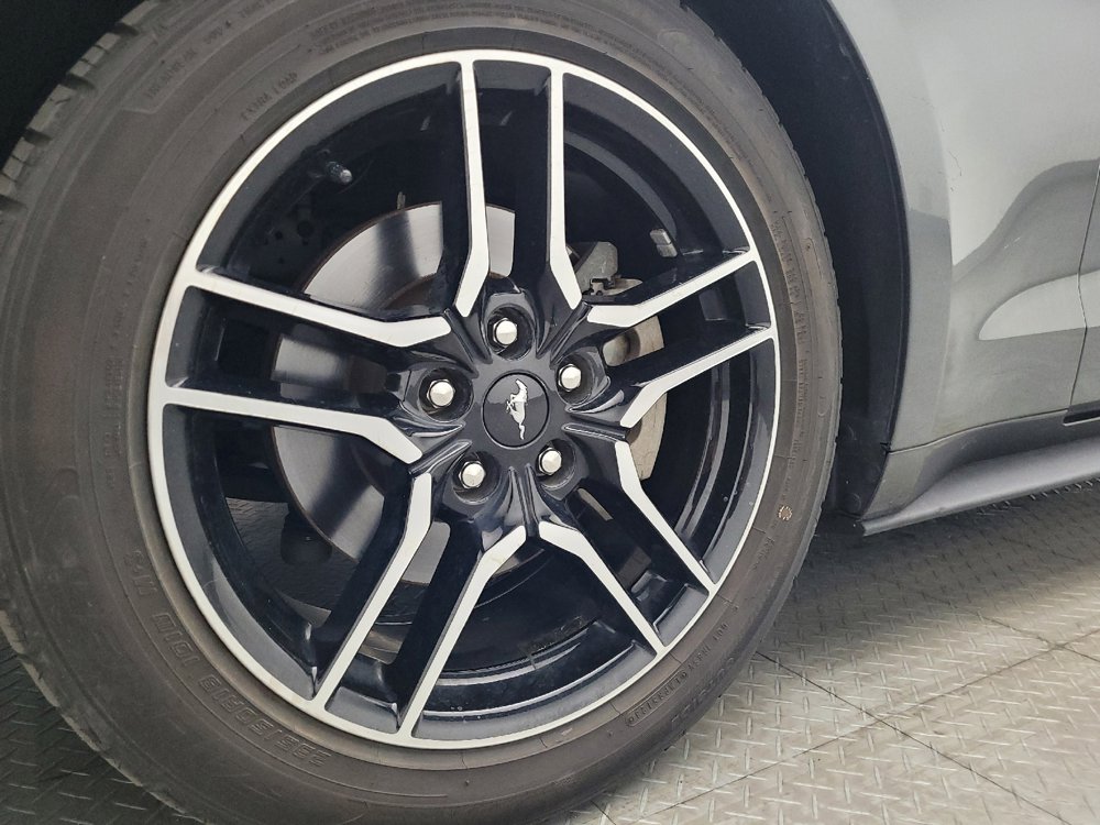 Used 2019 Ford Mustang Premium RWD image 31