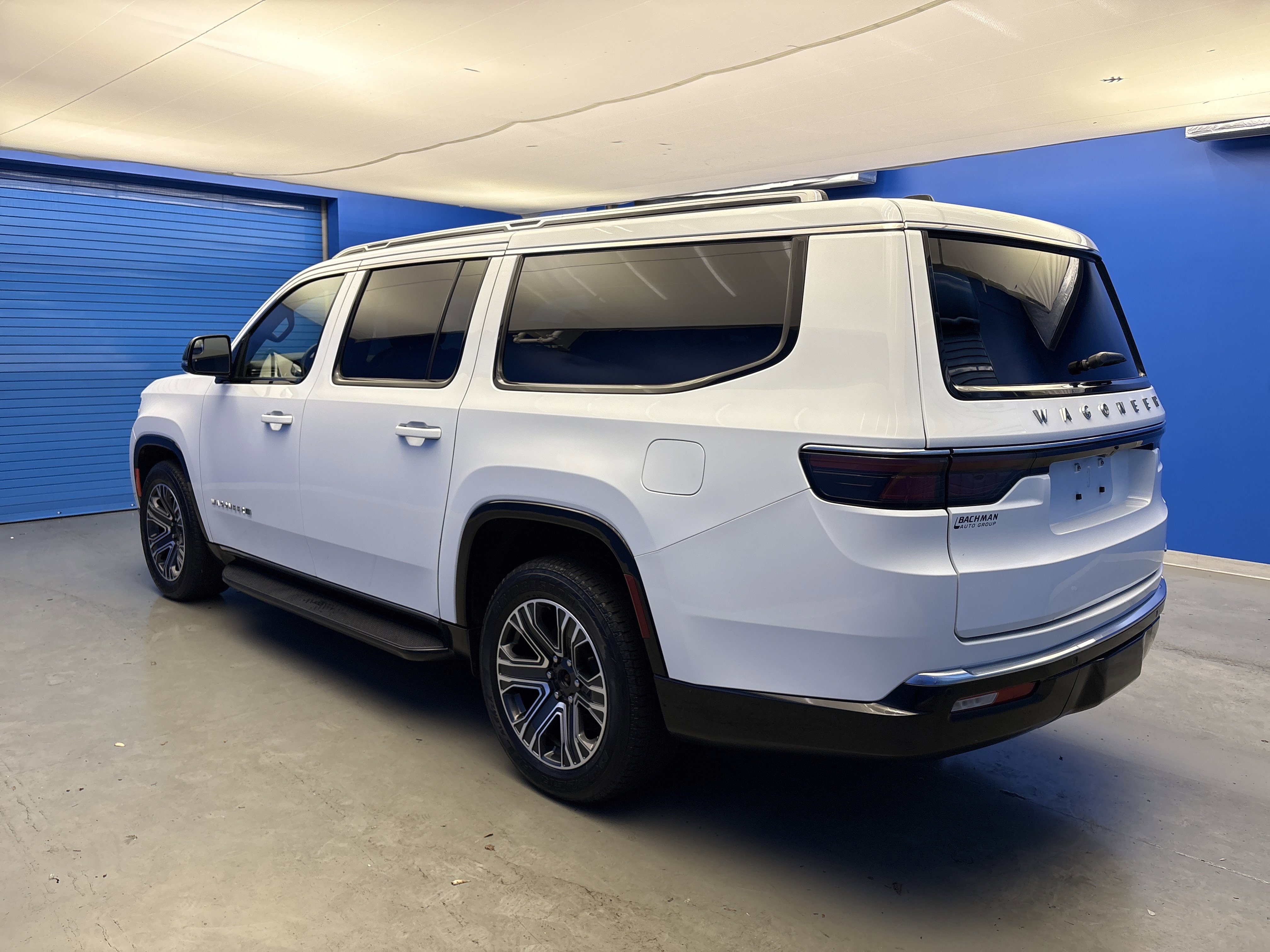 Used 2024 Jeep Wagoneer L Series II w/ Flexible Seating Group image 5