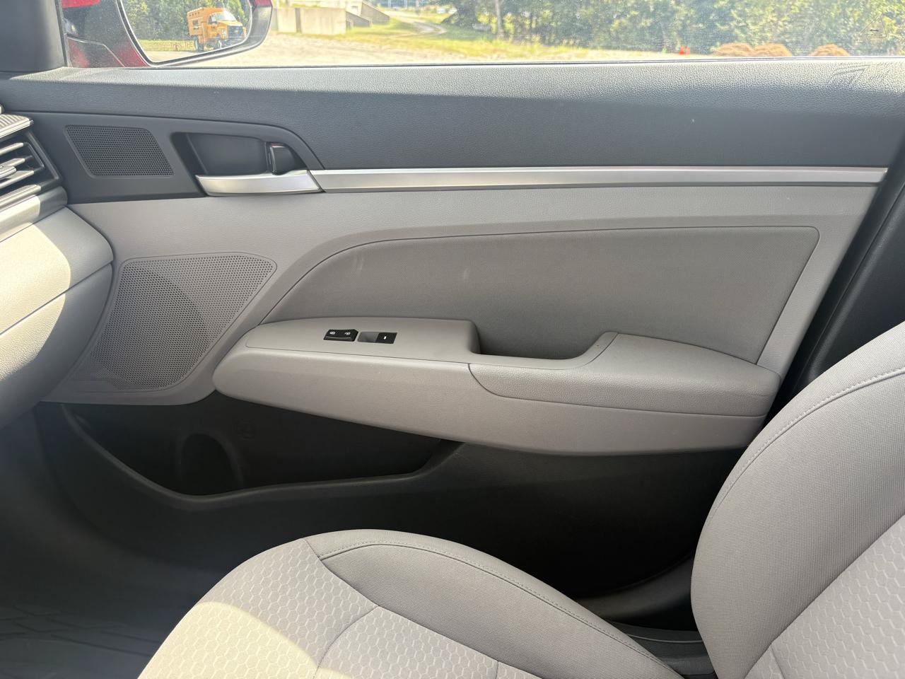Used 2020 Hyundai Elantra SEL FWD image 17