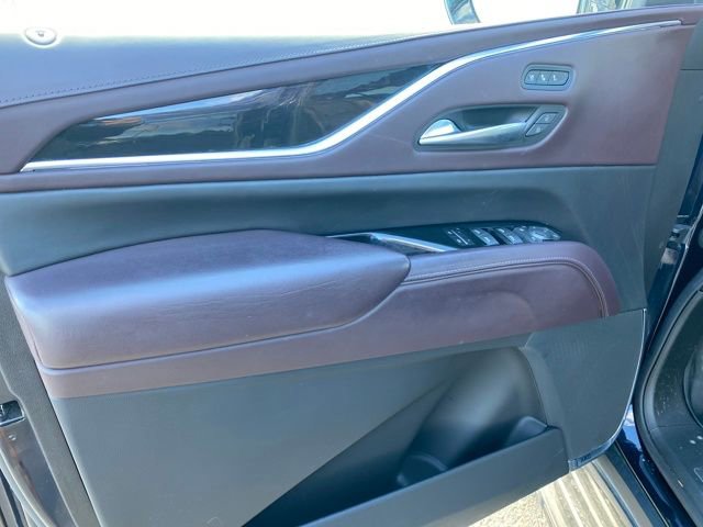 Certified 2022 Cadillac Escalade Premium Luxury Platinum image 16
