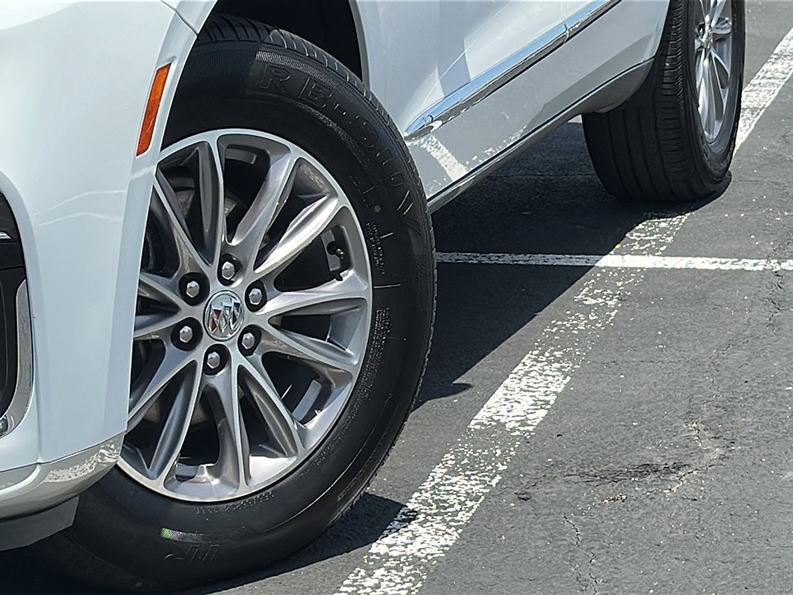 Certified 2024 Buick Enclave Premium image 3