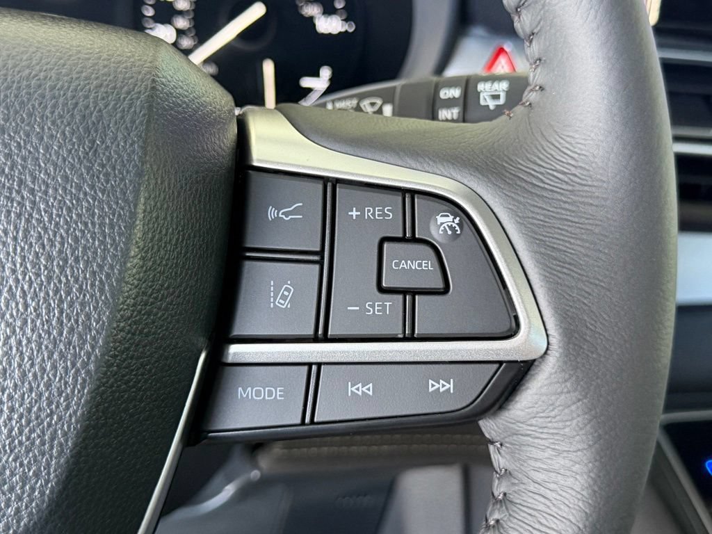 New 2026 Toyota Sienna XLE FWD image 23