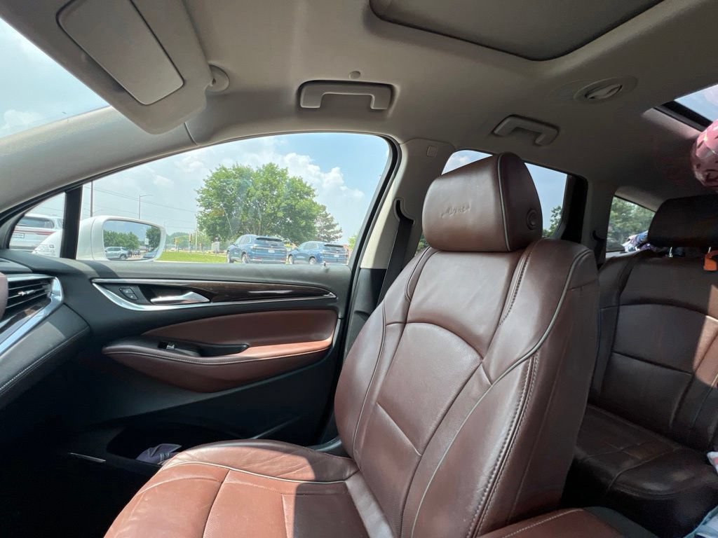 Used 2018 Buick Enclave Avenir w/ Avenir Technology Package AWD/4WD image 21