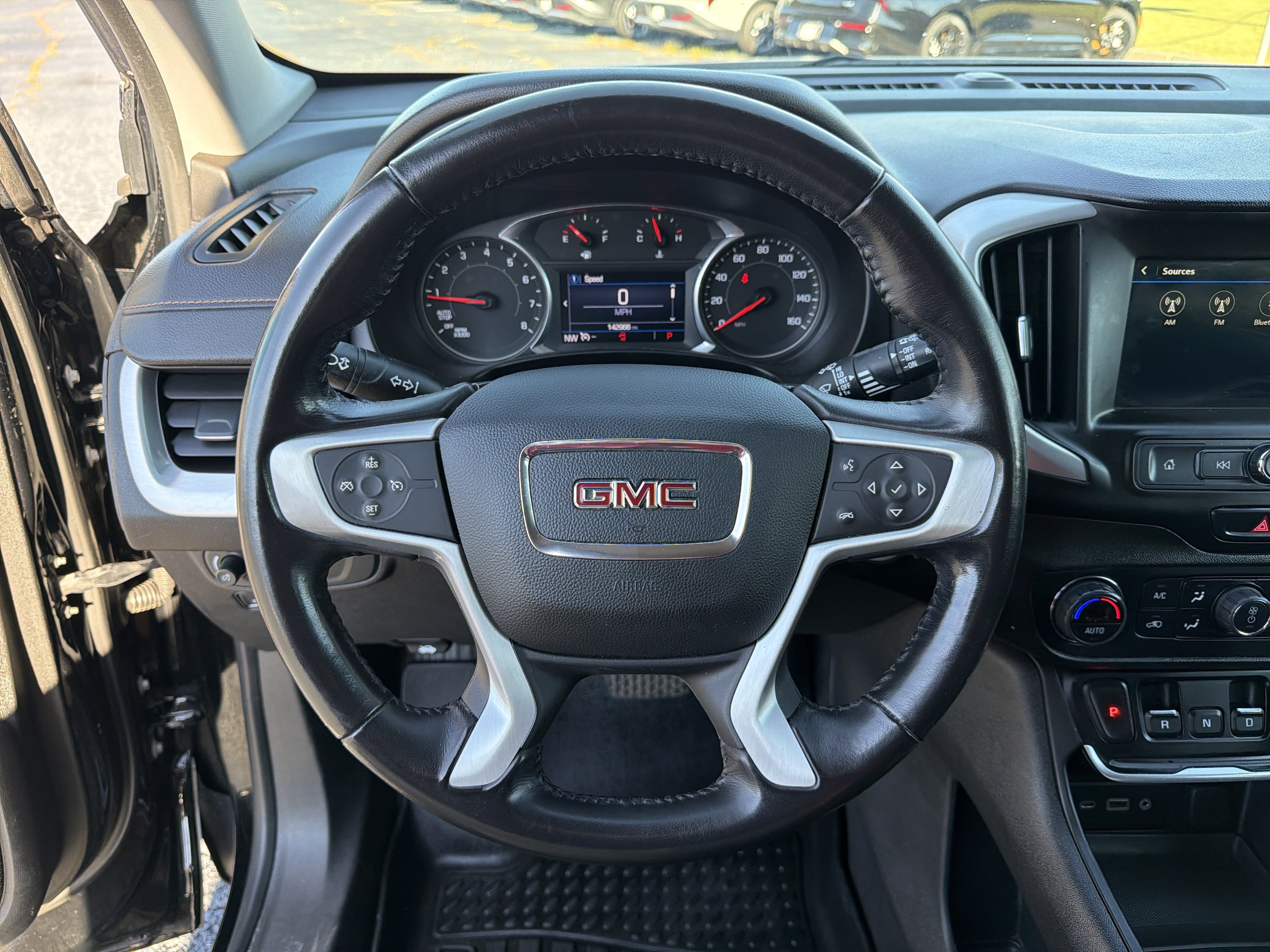 Used 2019 GMC Terrain SLE w/ Driver Convenience Package AWD/4WD image 18