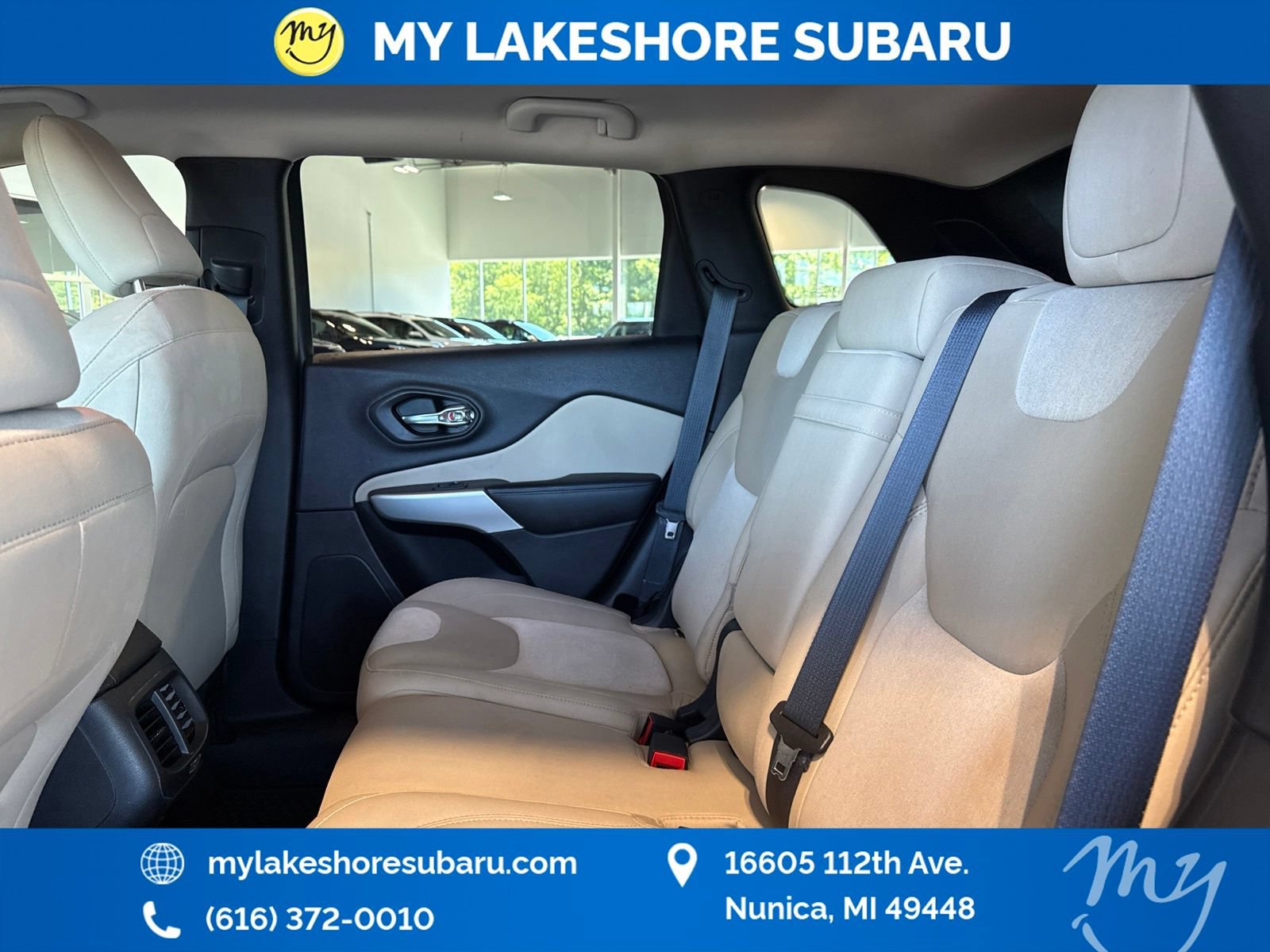 Used 2018 Jeep Cherokee Latitude AWD/4WD image 29