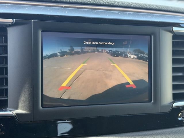 Used 2023 Chrysler Voyager LX FWD image 16