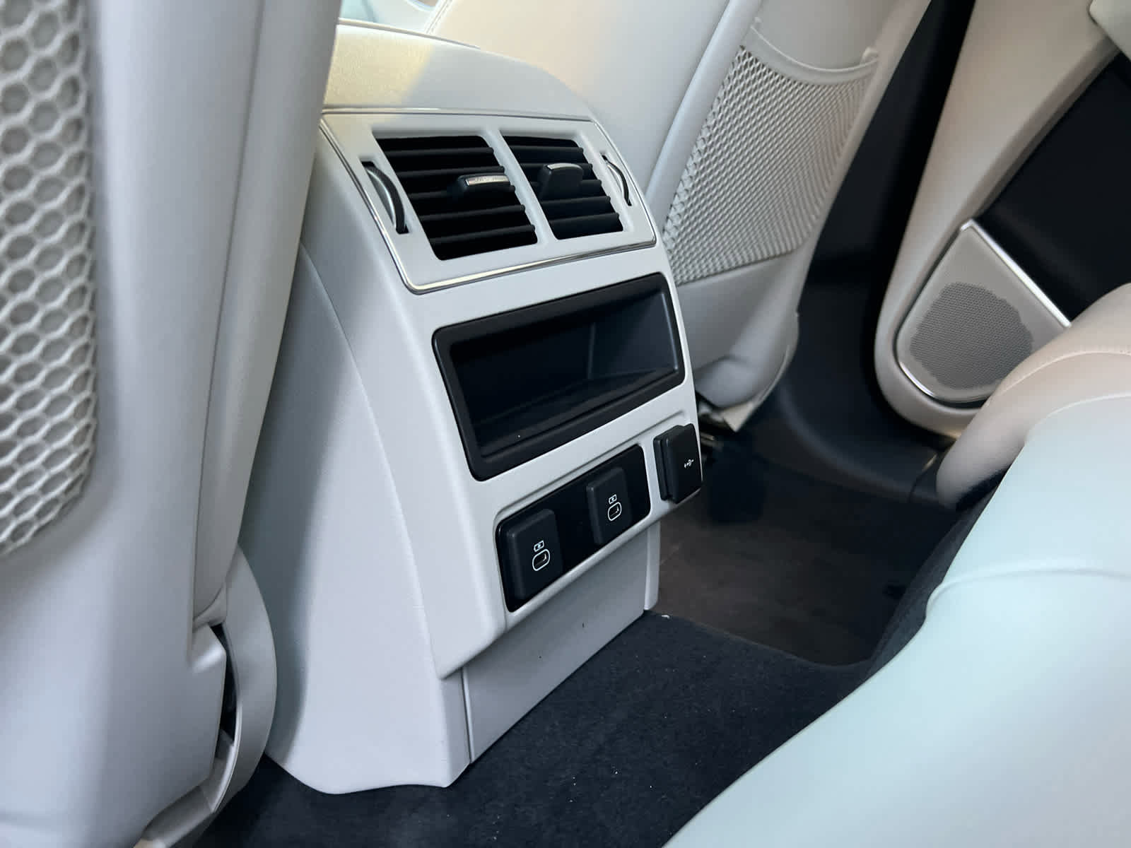 Used 2025 Jaguar F-PACE R-Dynamic S image 18