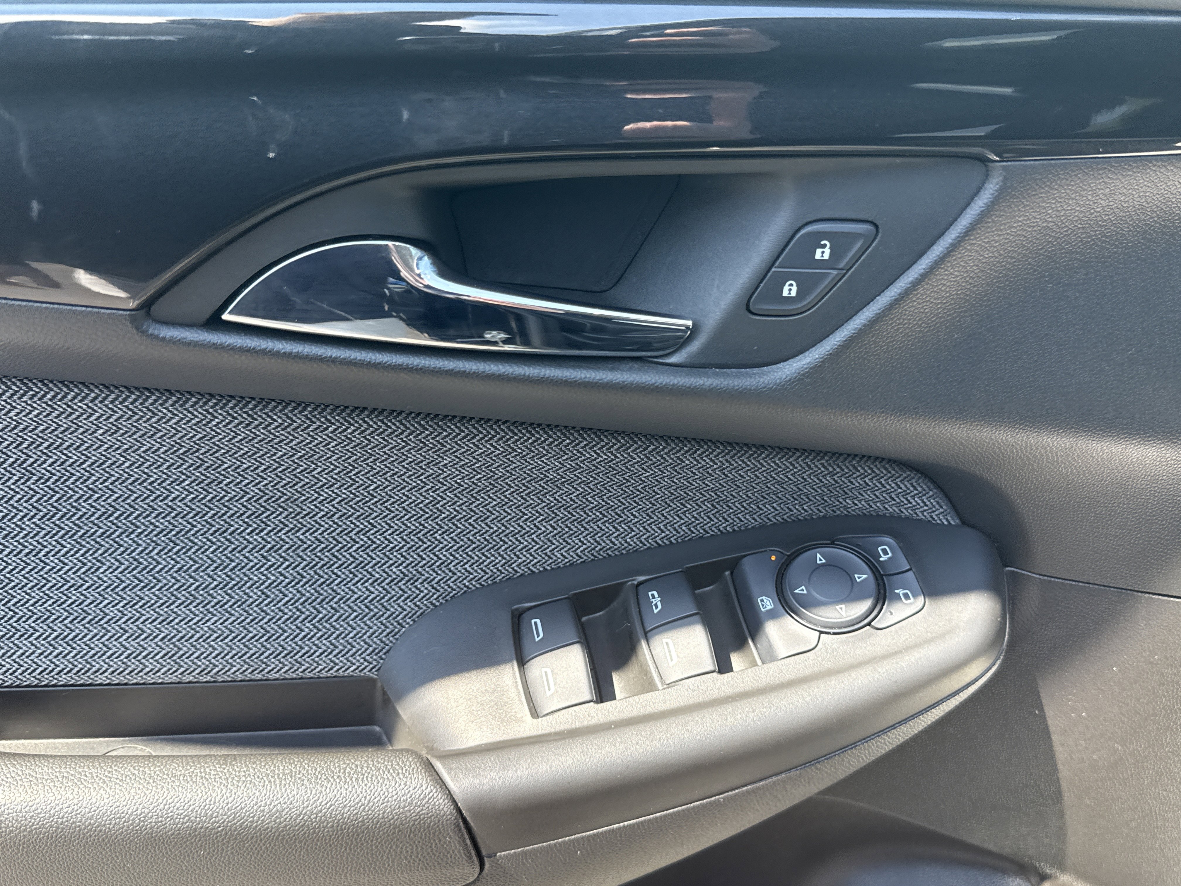 Used 2025 Chevrolet TrailBlazer LT AWD/4WD image 16