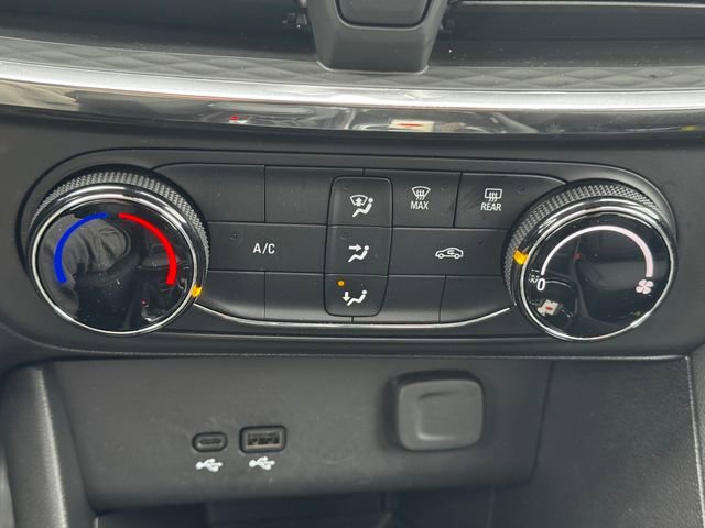 Used 2025 Buick Encore GX Preferred image 32