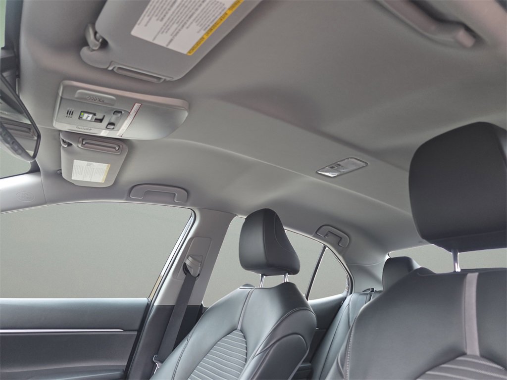 Used 2021 Toyota Camry SE w/ TRD Appearance Package (TMS) image 19