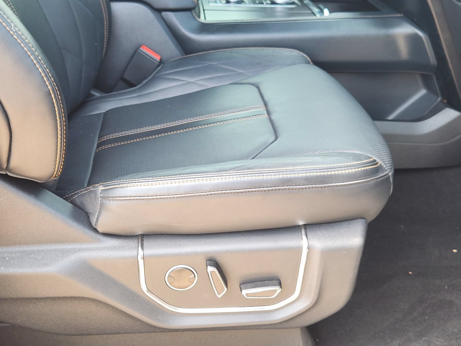 Used 2023 Ford Expedition Platinum AWD/4WD image 28