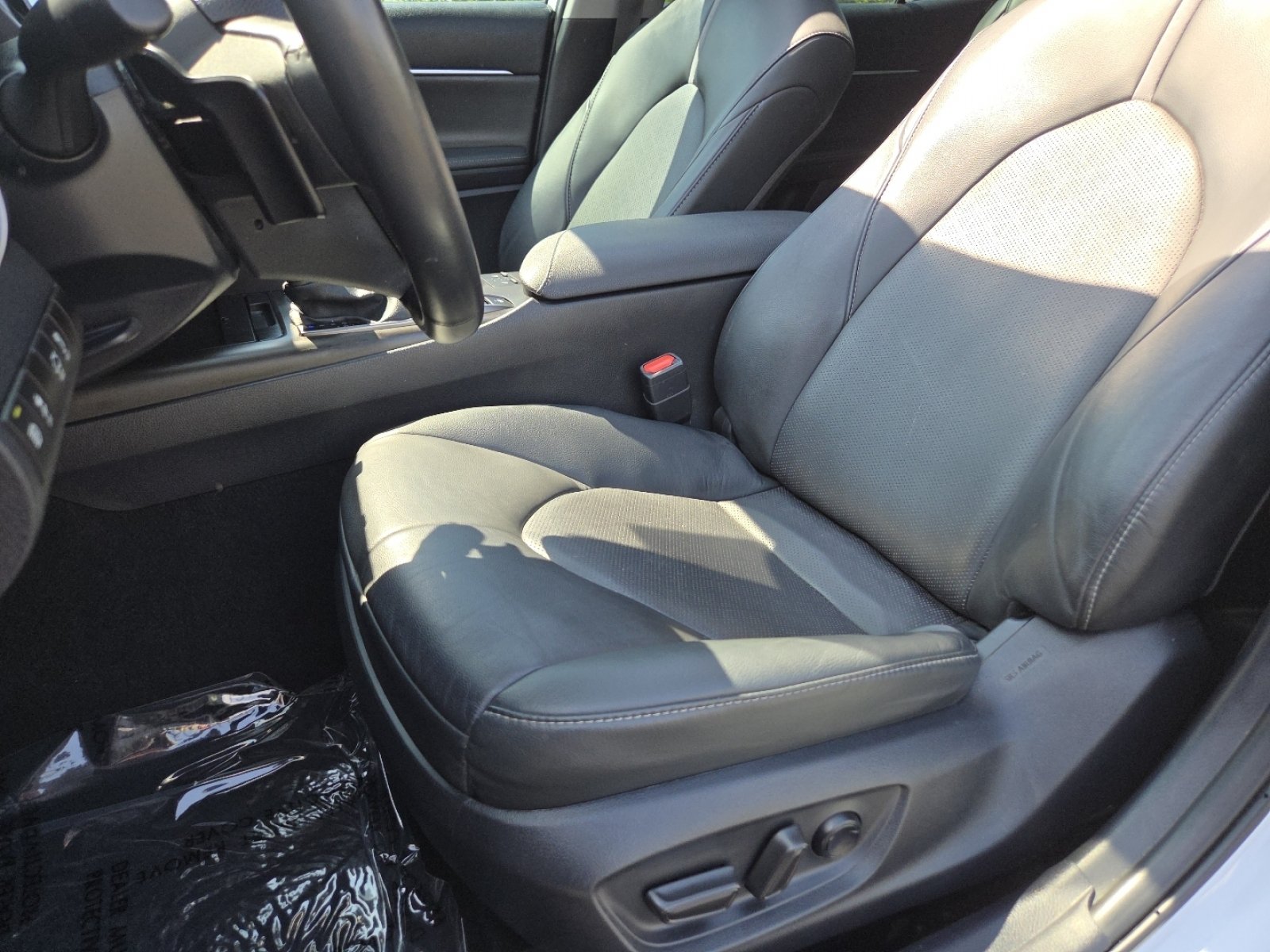 Used 2024 Toyota Camry XSE w/ Navigation Package FWD image 28