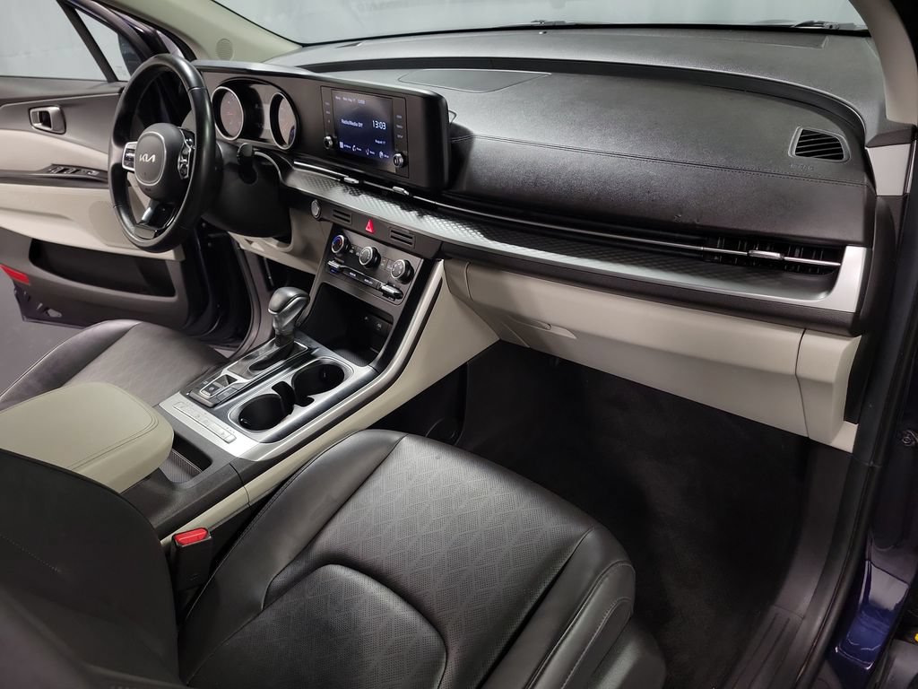 Used 2023 Kia Carnival LX FWD image 36