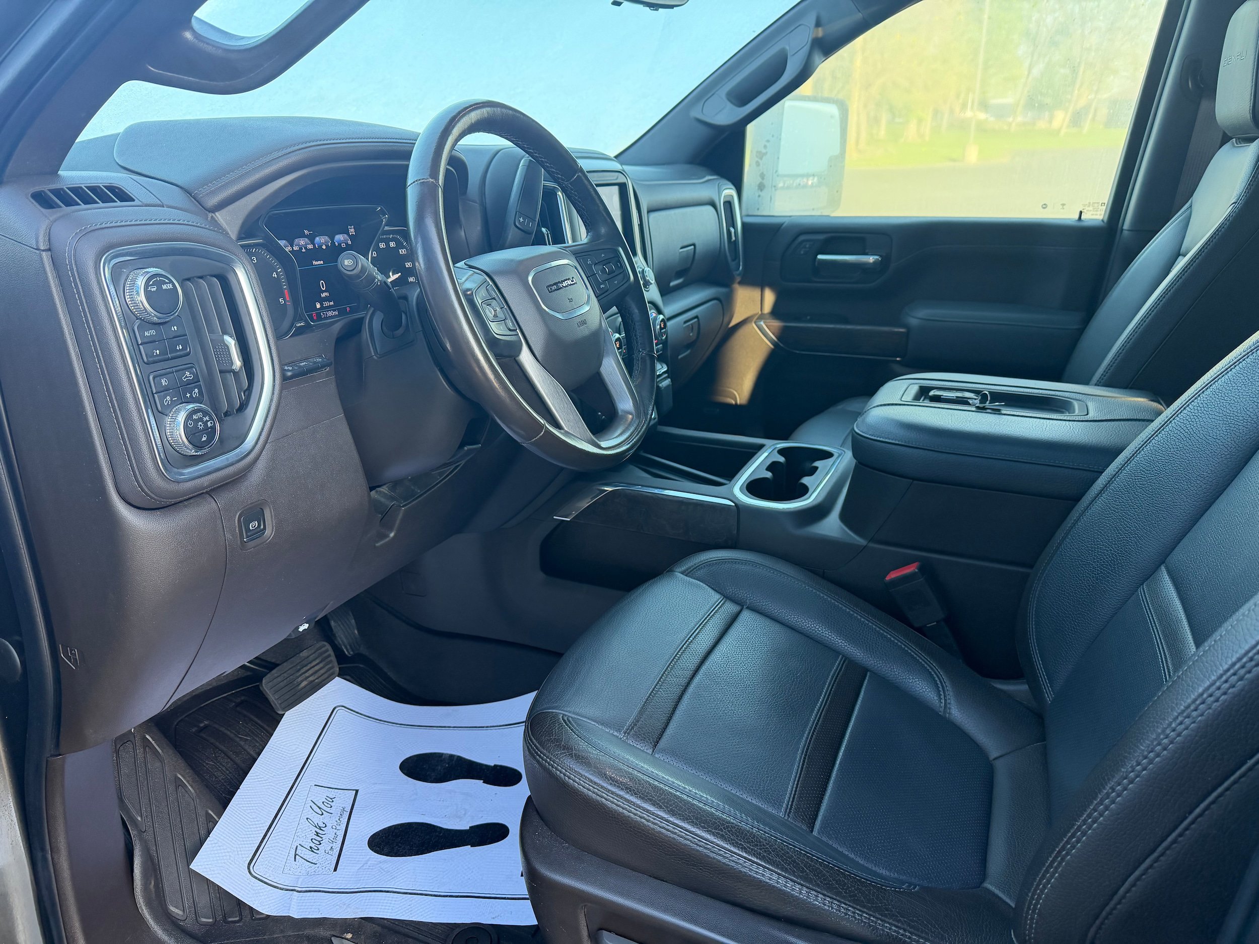 Used 2022 GMC Sierra 3500 Denali w/ Denali Ultimate Package AWD/4WD image 23