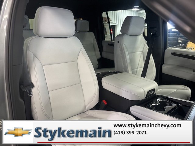New 2026 Chevrolet Suburban Premier image 43