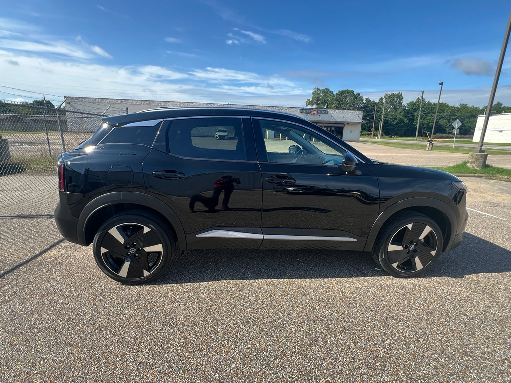 Used 2025 Nissan Kicks SR FWD image 10
