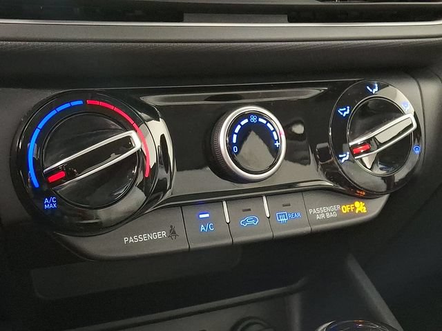 Used 2022 Hyundai Kona SEL AWD/4WD image 17