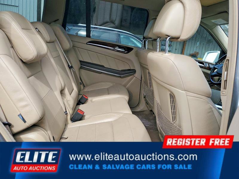 Used 2015 Mercedes-Benz GL 550 4MATIC image 21