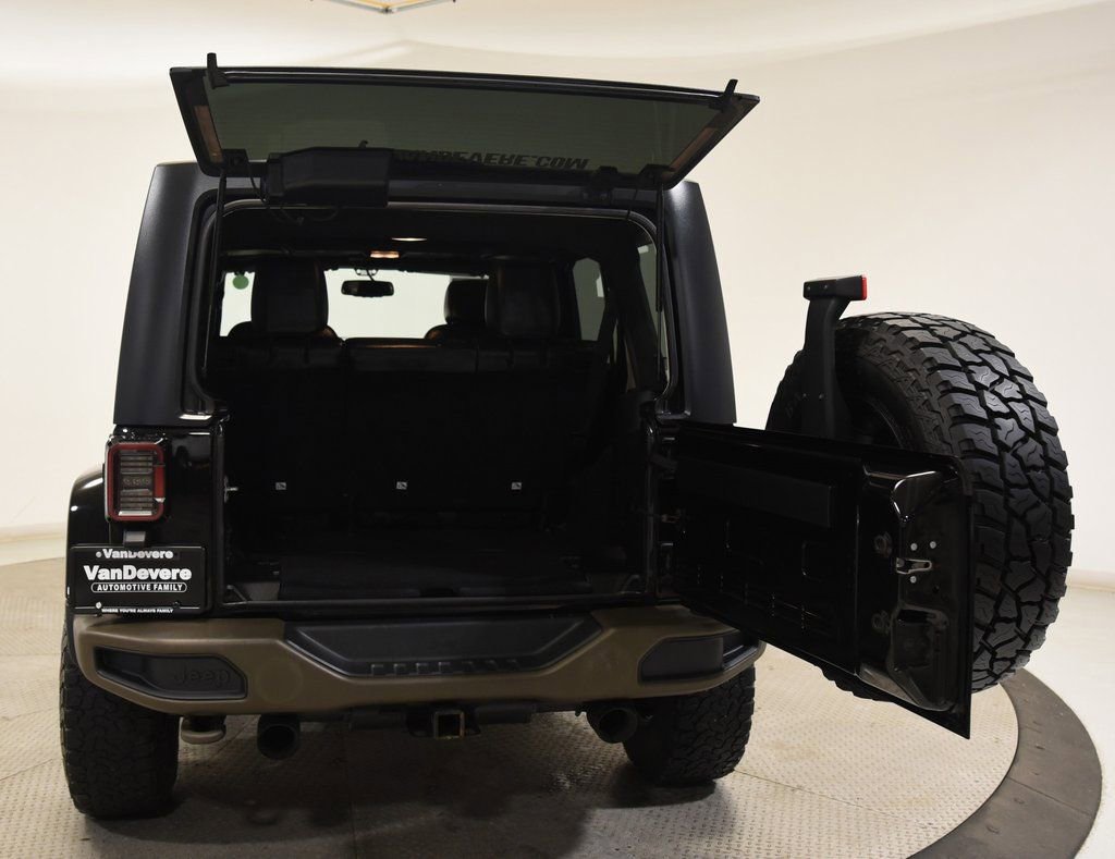 Used 2017 Jeep Wrangler Unlimited Sahara image 4