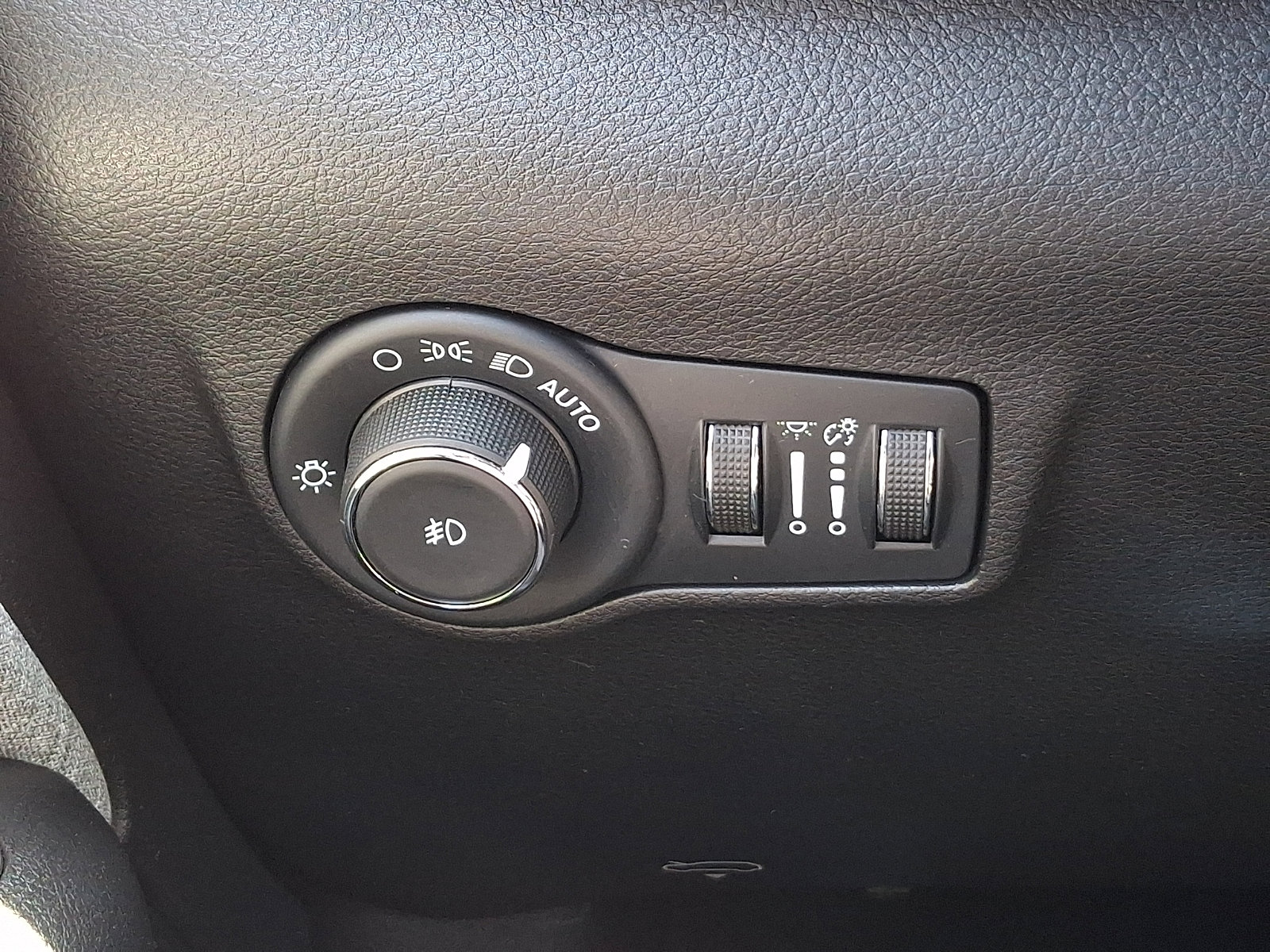 Certified 2023 Jeep Compass Latitude image 22