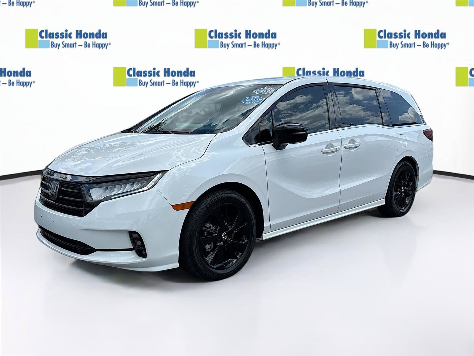 Used 2024 Honda Odyssey Sport image 3