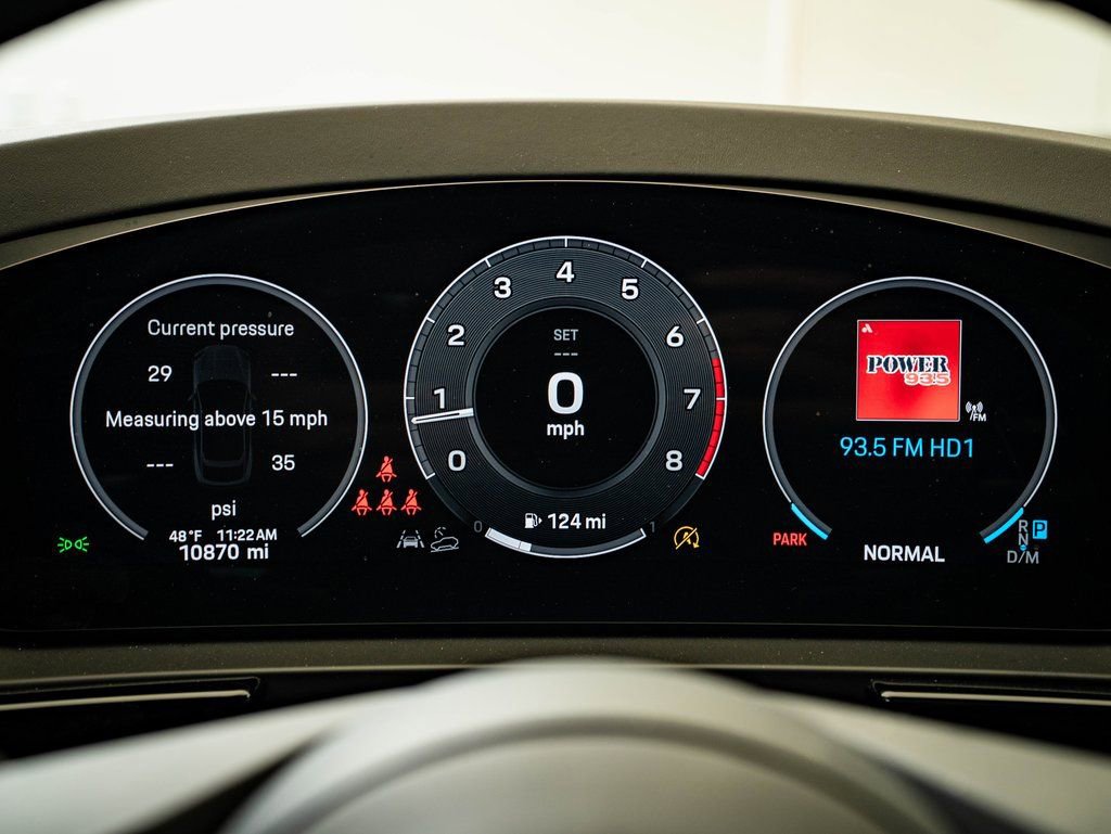 Certified 2024 Porsche Cayenne Coupe AWD/4WD image 30