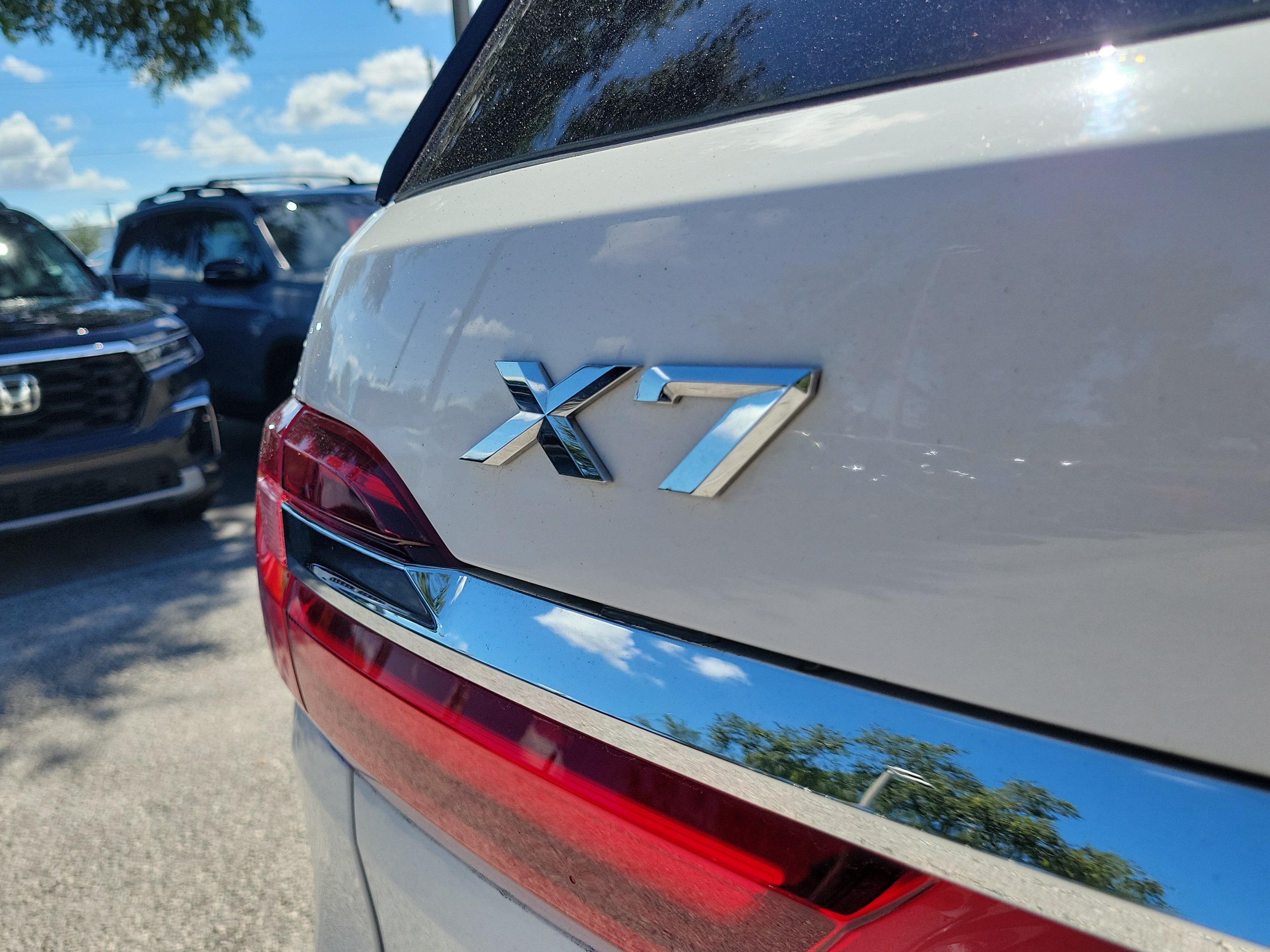 Used 2020 BMW X7 xDrive40i w/ Premium Package AWD/4WD image 9
