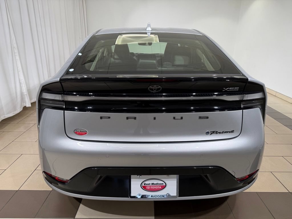 Used 2024 Toyota Prius Prime FWD image 4