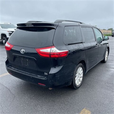Used 2015 Toyota Sienna XLE w/ XLE Navigation Package AWD/4WD image 8