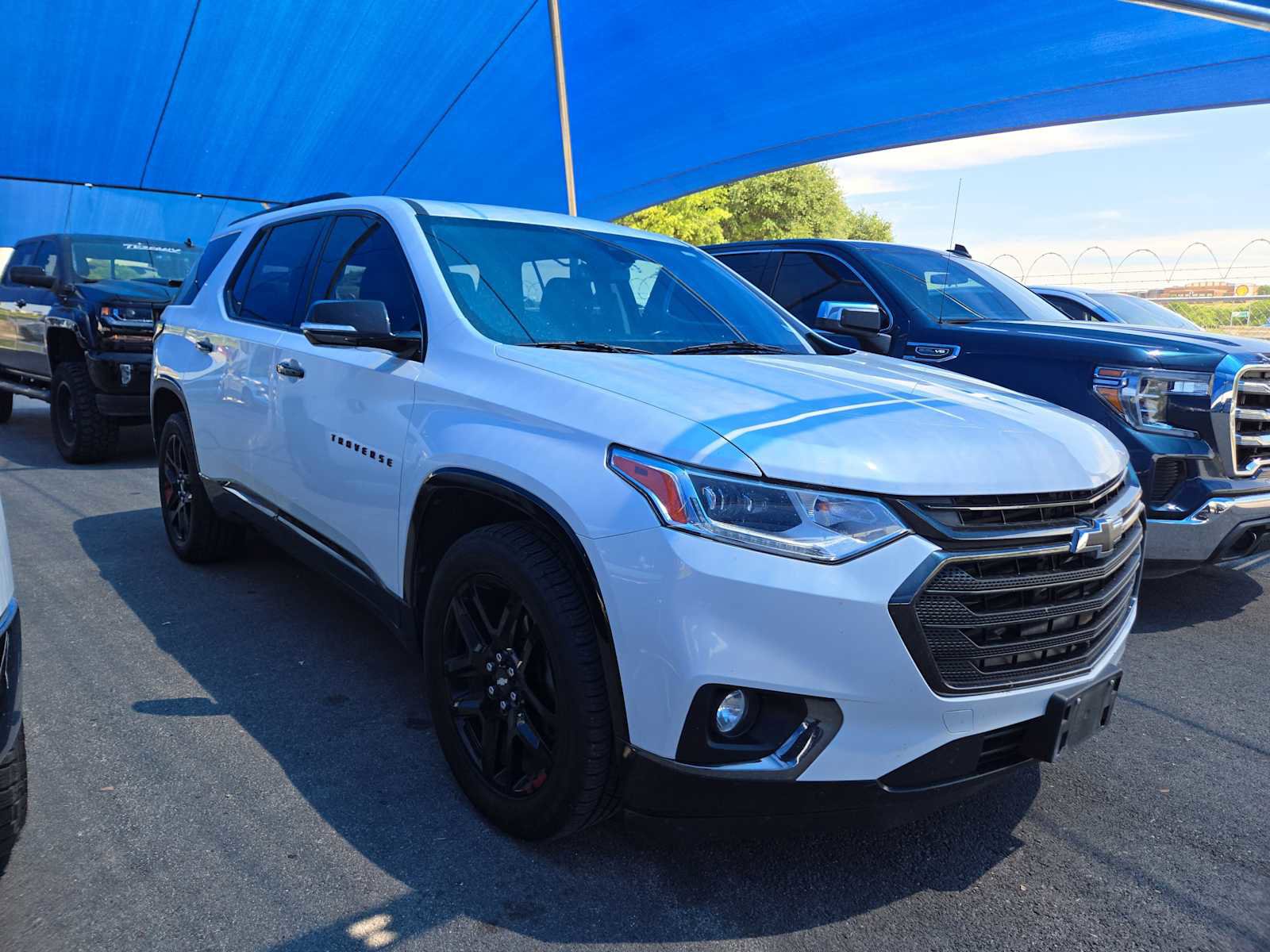 Used 2018 Chevrolet Traverse Premier w/ Redline Edition FWD image 2