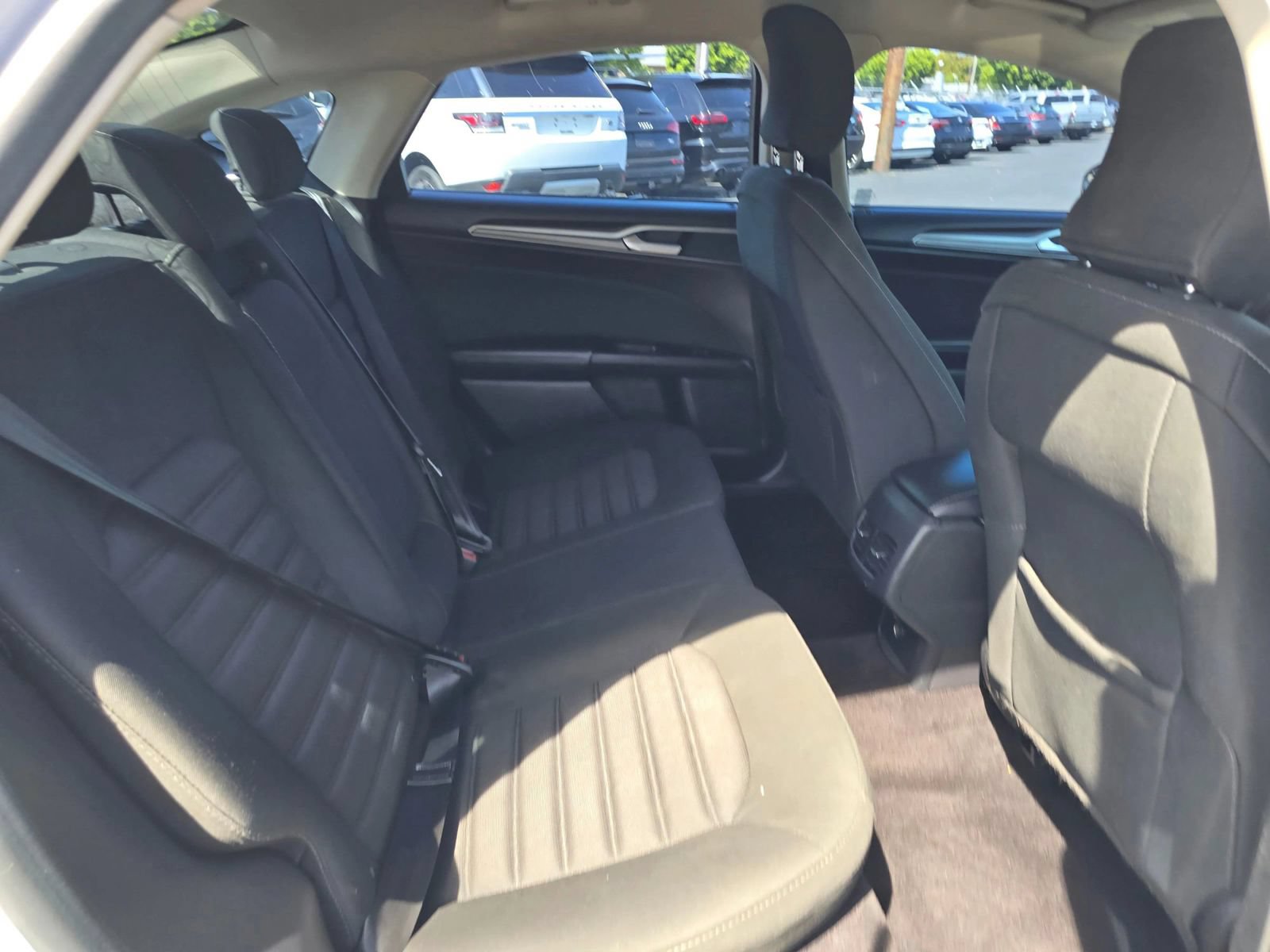 Used 2017 Ford Fusion SE w/ Fusion SE Technology Package FWD image 13