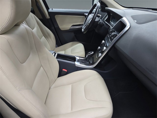 Used 2016 Volvo XC60 T6 Platinum image 19