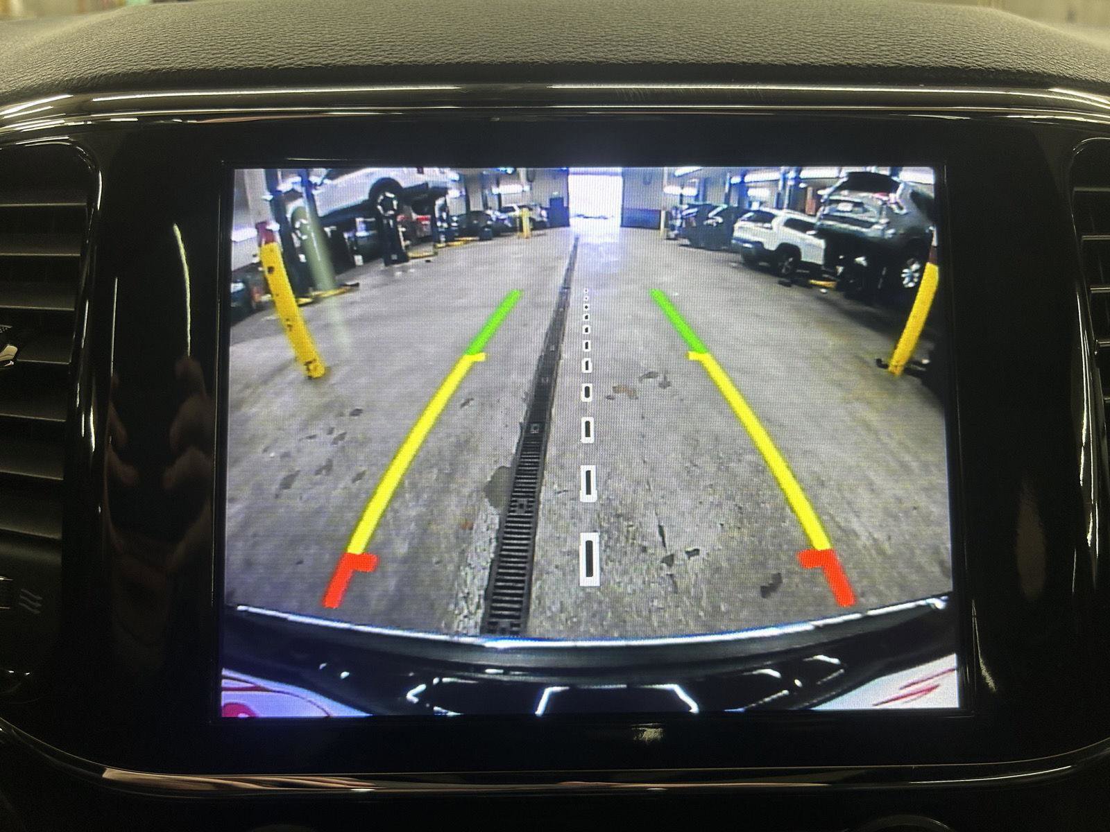 Used 2019 Jeep Grand Cherokee Limited w/ Luxury Group II image 23