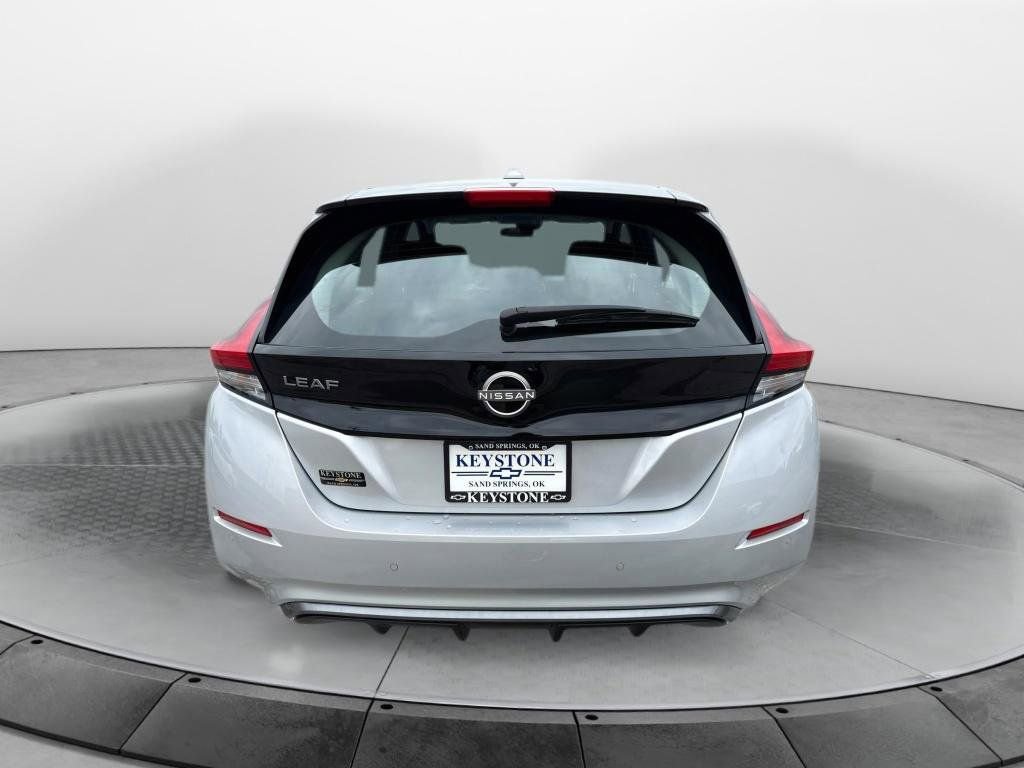 Used 2025 Nissan Leaf S image 4
