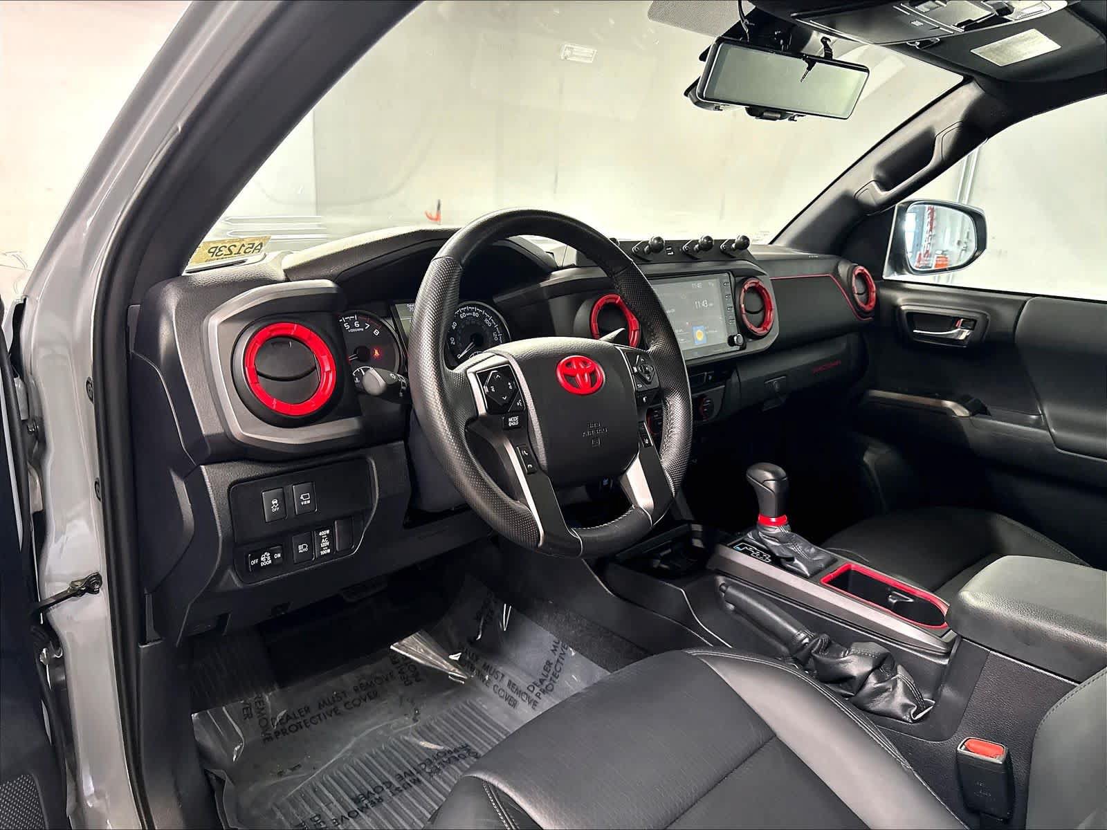 Used 2021 Toyota Tacoma TRD Sport w/ TRD Premium Sport Package AWD/4WD image 15