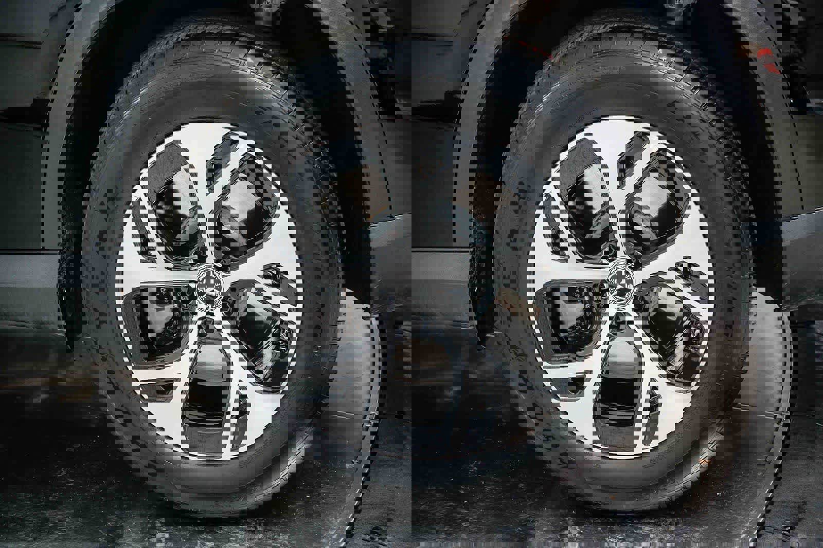 Certified 2025 Mercedes-Benz GLC 350e 4MATIC image 10