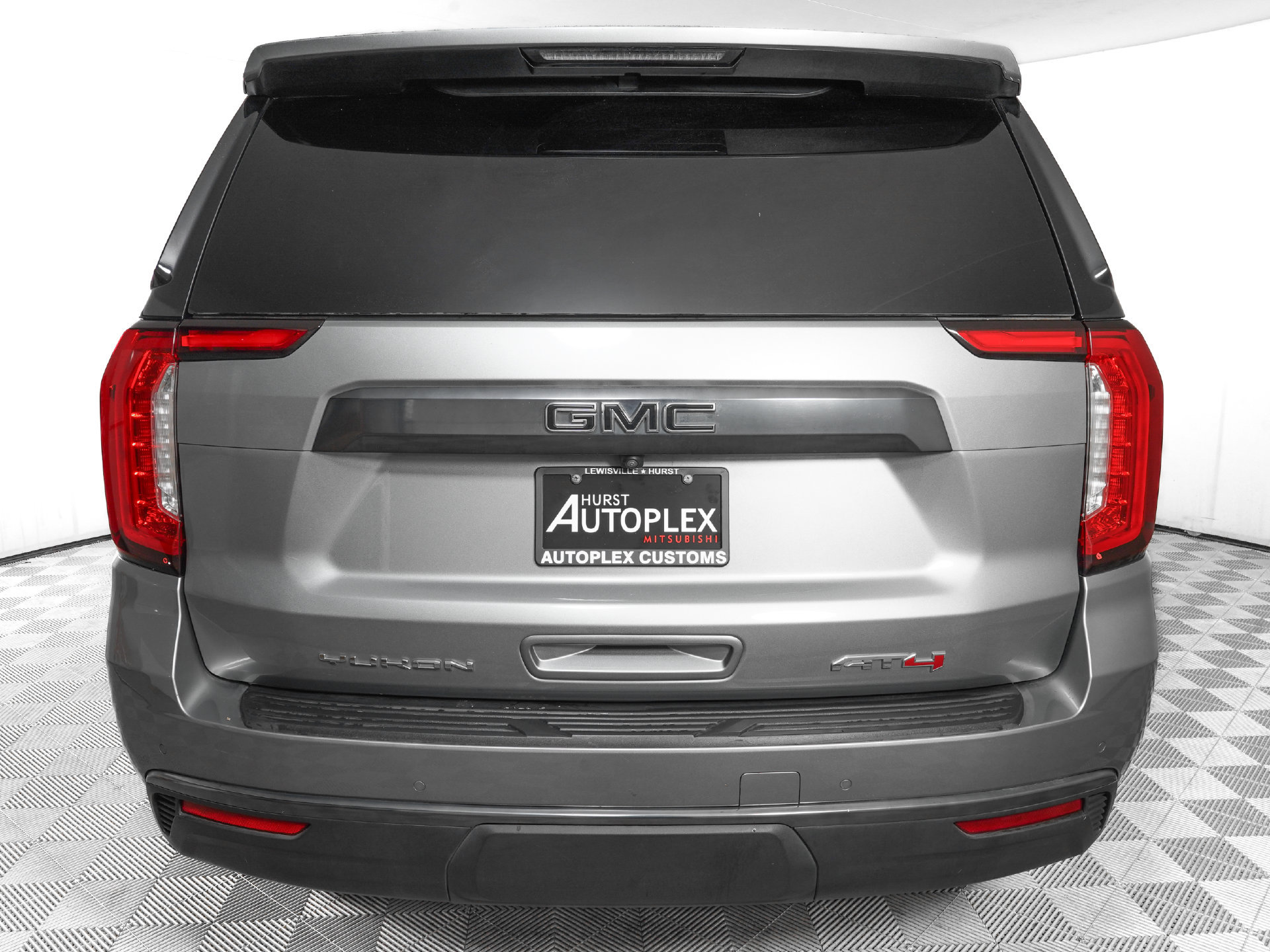 Used 2023 GMC Yukon AT4 AWD/4WD image 5