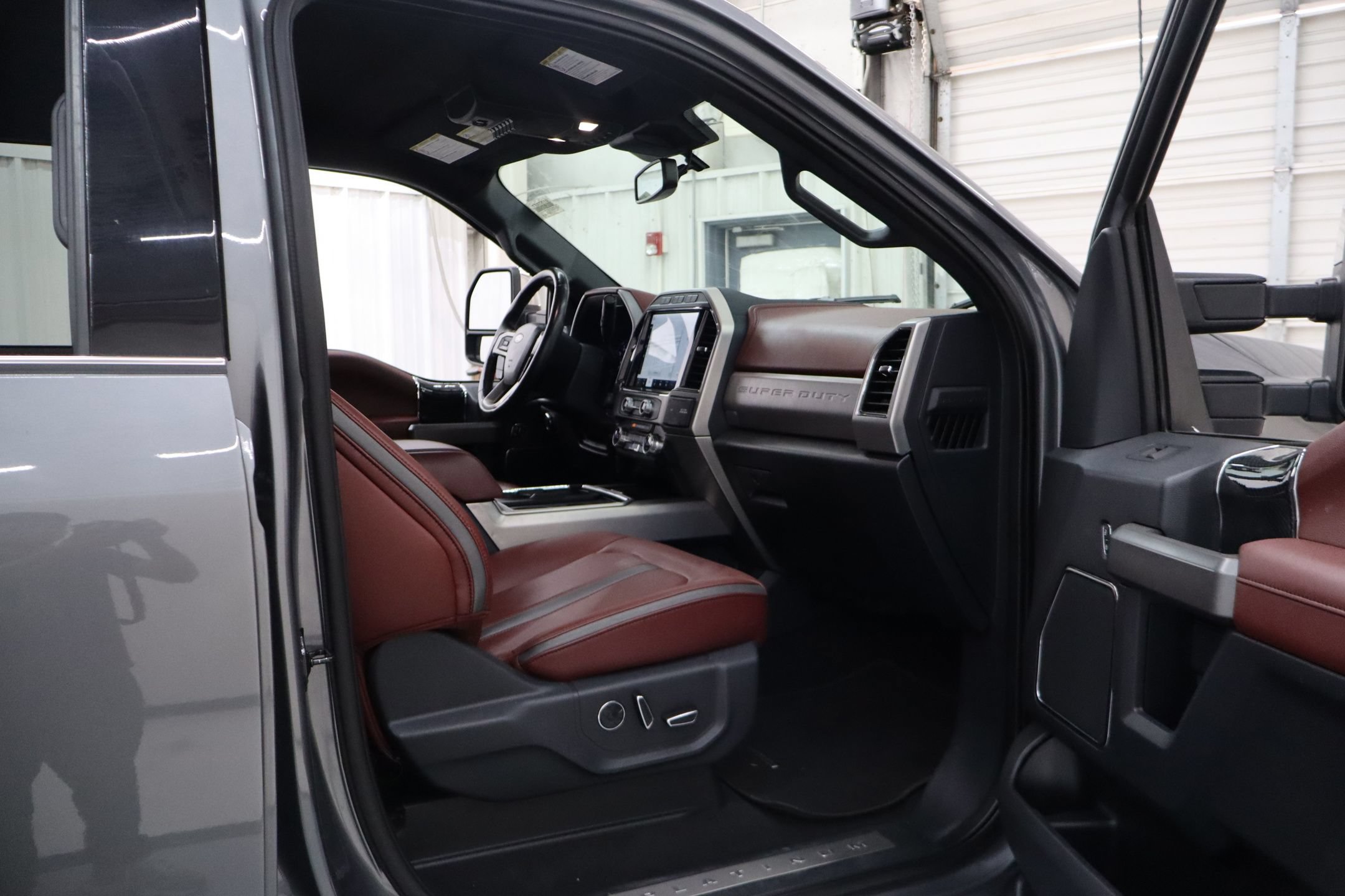 Used 2022 Ford F250 Platinum w/ FX4 Off-Road Package AWD/4WD image 27
