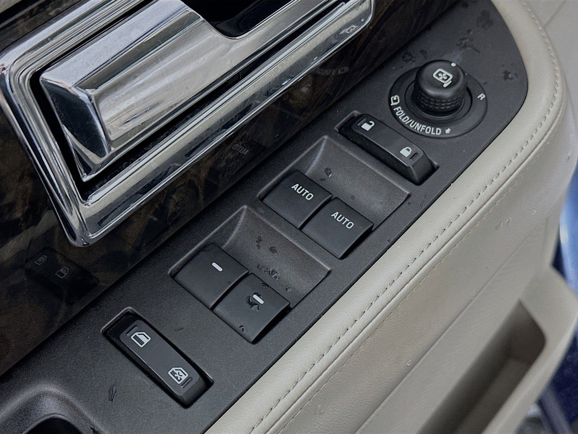 Used 2016 Lincoln Navigator Select AWD/4WD image 18