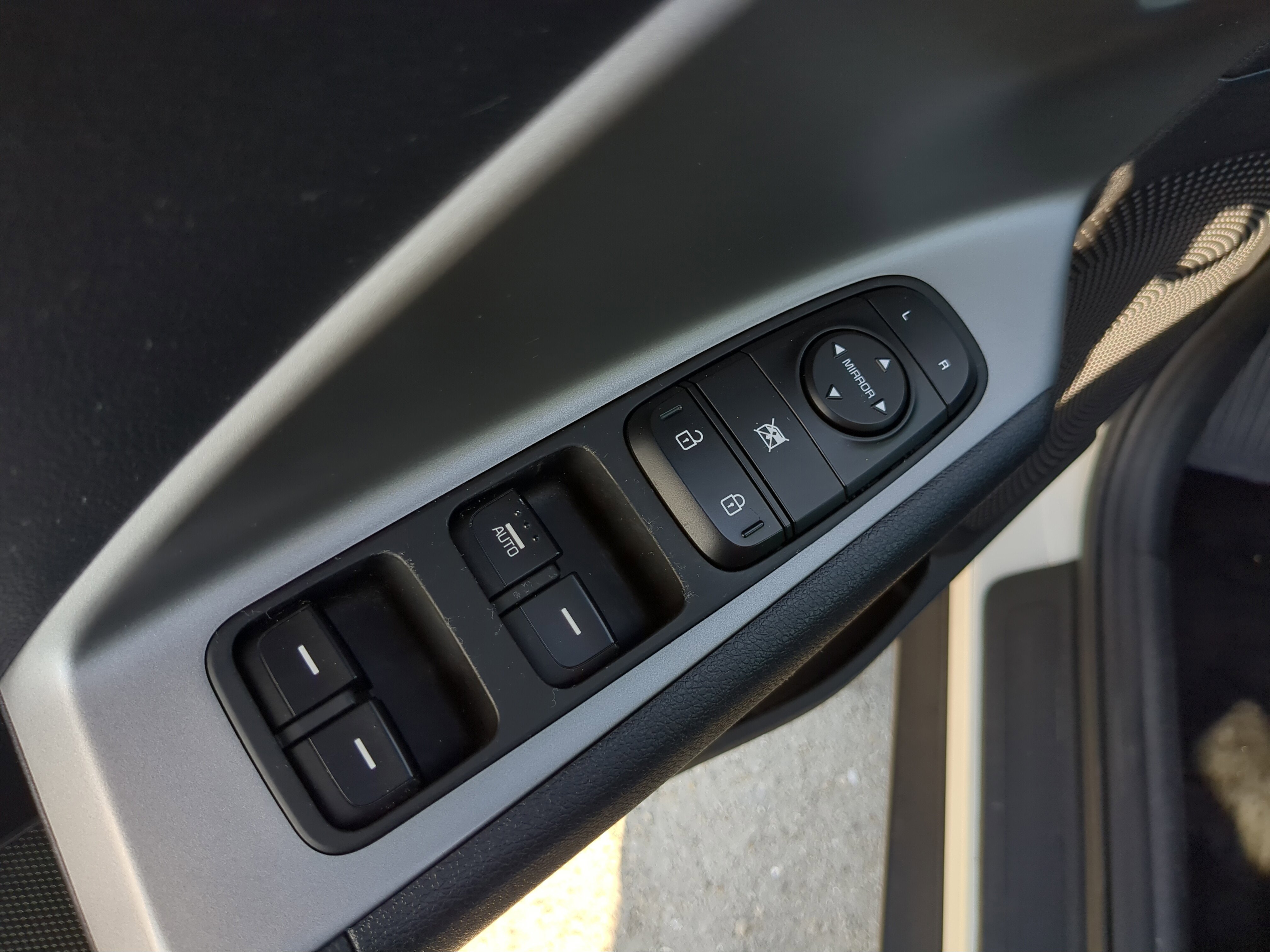 Certified 2019 Kia Niro LX image 16