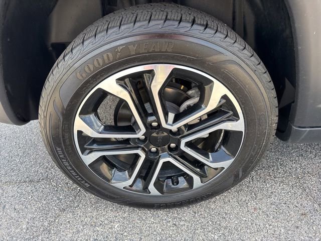Used 2023 Jeep Compass Limited AWD/4WD image 37