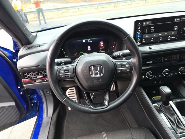 Used 2025 Honda Accord Sport image 12