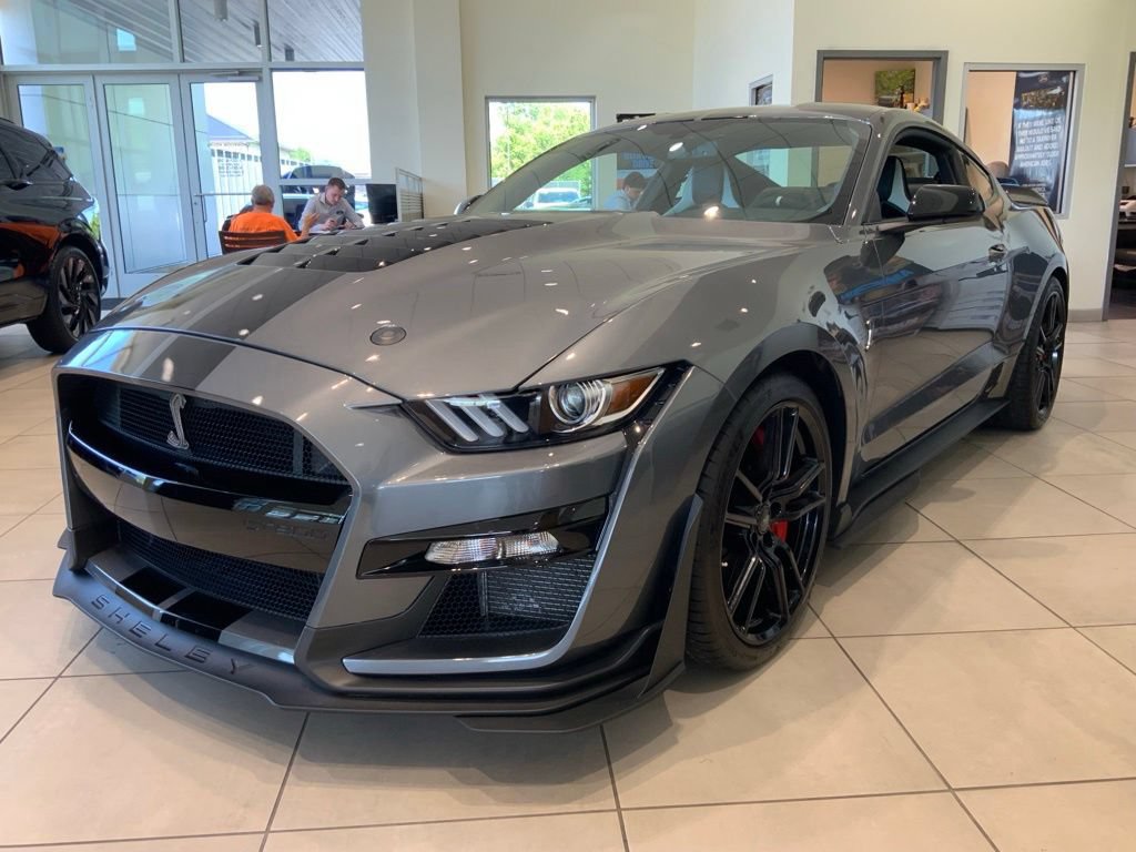 Used 2022 Ford Mustang Shelby GT500 w/ Handling Package RWD image 4