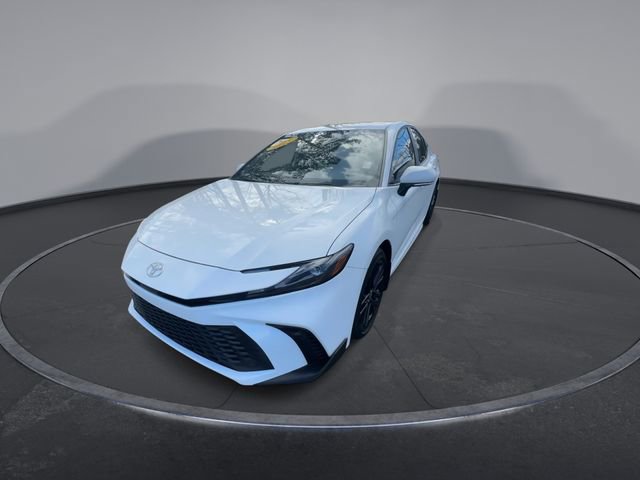 Used 2025 Toyota Camry SE image 6